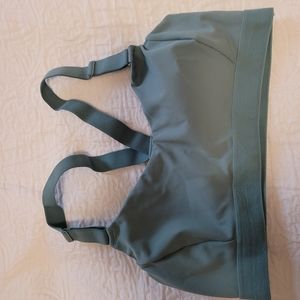 Old Navy Powesoft sports bra, never worn